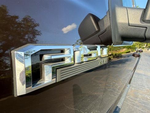 Used 2019 Ford F150 XLT w/ Equipment Group 302A Luxury AWD/4WD image 9