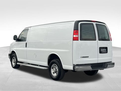 Used 2024 Chevrolet Express 2500 w/ Driver Convenience Package image 8