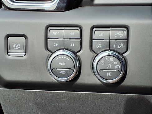 Used 2023 GMC Sierra 1500 Denali AWD/4WD image 16