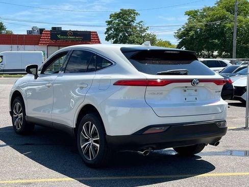 Used 2021 Toyota Venza LE AWD/4WD image 8