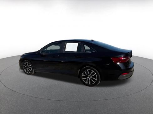 Used 2025 Volkswagen Jetta SE image 10