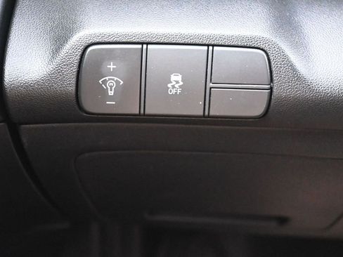 Used 2024 Hyundai Elantra Limited FWD image 16
