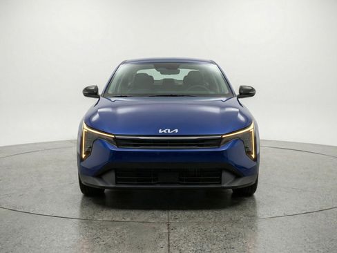 Used 2025 Kia K4 FWD image 2