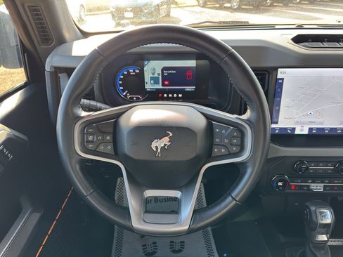 Used 2023 Ford Bronco Badlands image 18
