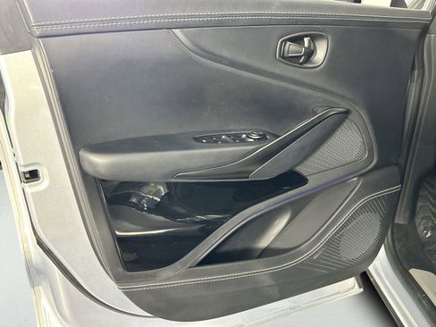 Used 2023 Aston Martin DBX image 29