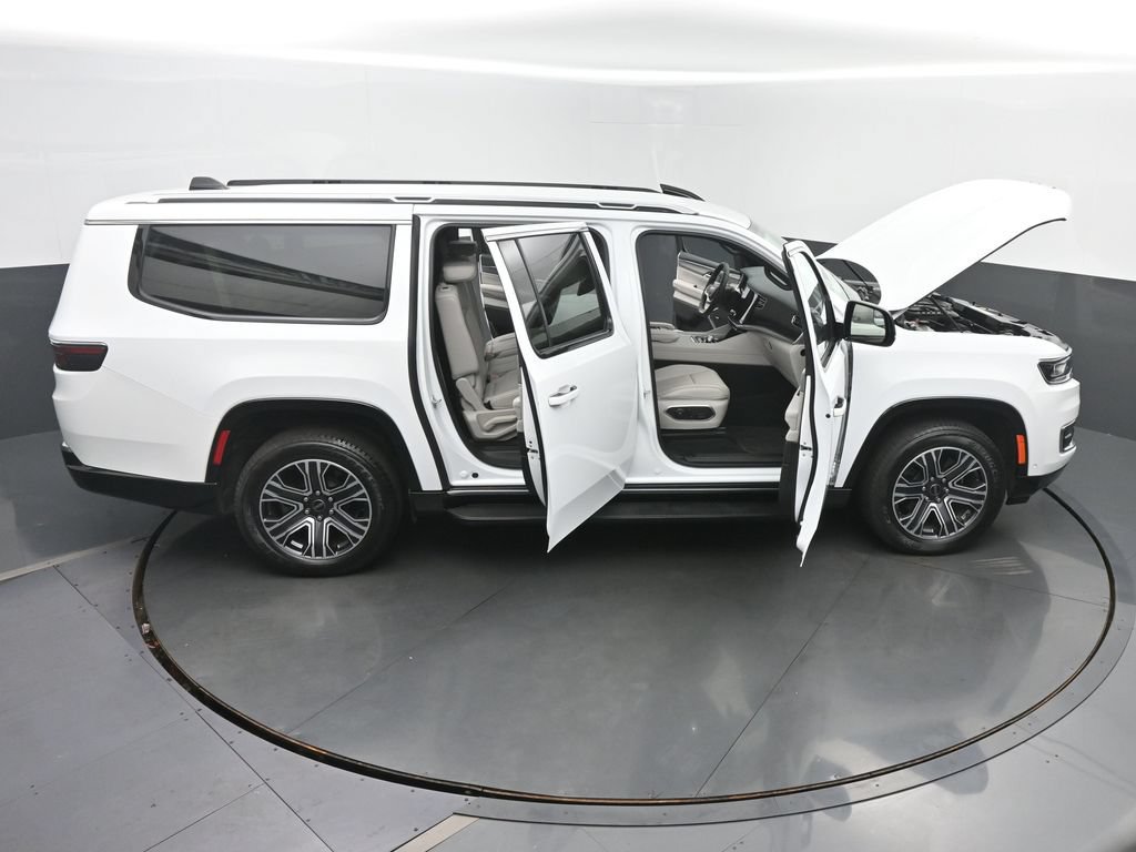 Used 2025 Jeep Wagoneer L 4WD image 69
