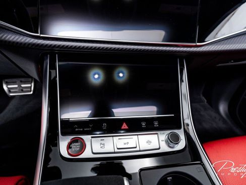 Used 2025 Audi RS Q8 performance image 31