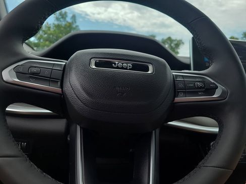 Used 2025 Jeep Compass Limited AWD/4WD image 26