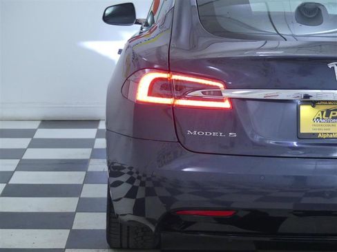 Used 2018 Tesla Model S 100D image 29