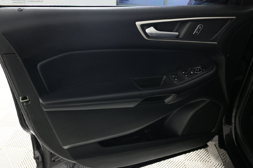 Used 2023 Ford Edge SEL AWD/4WD image 15