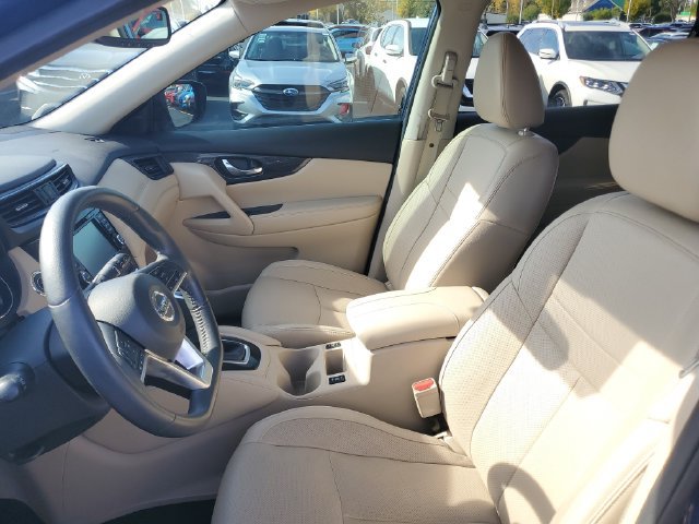 Used 2017 Nissan Rogue SL w/ SL Premium Package FWD image 16