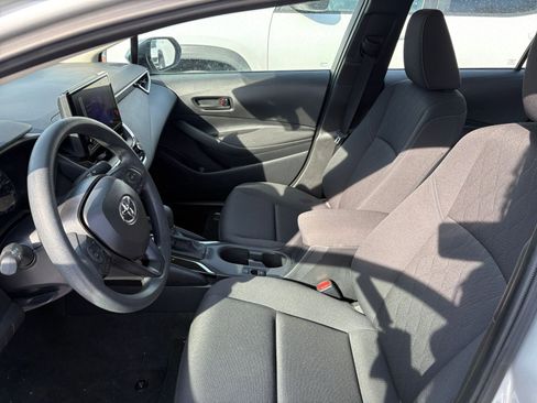 Used 2025 Toyota Corolla LE image 24