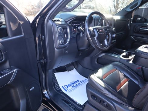 Used 2020 GMC Sierra 2500 AT4 w/ Technology Package image 3