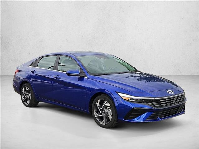 Used 2025 Hyundai Elantra SEL FWD image 3