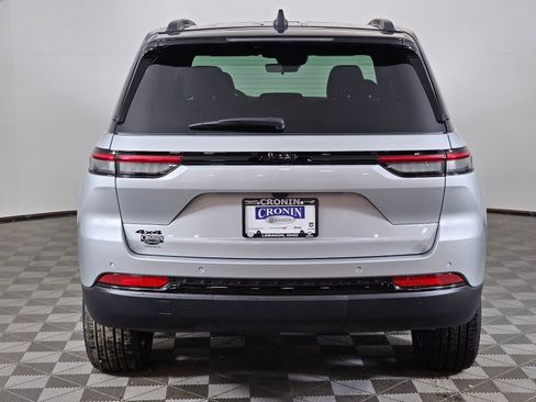 New 2025 Jeep Grand Cherokee Limited image 4