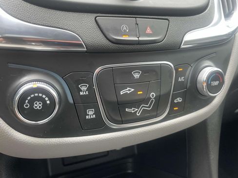 Used 2024 Chevrolet Equinox LS w/ LS Convenience Package FWD image 27