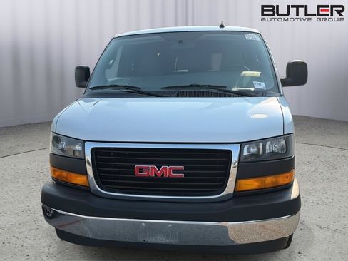 Used 2023 GMC Savana 3500 LS w/ Chrome Appearance Package RWD image 4