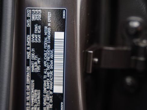 Certified 2022 Volvo XC60 T8 Inscription Expression w/ Advanced Package image 35