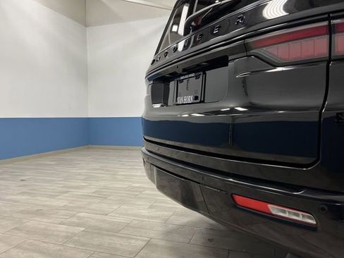 Used 2024 Jeep Wagoneer Series II image 37