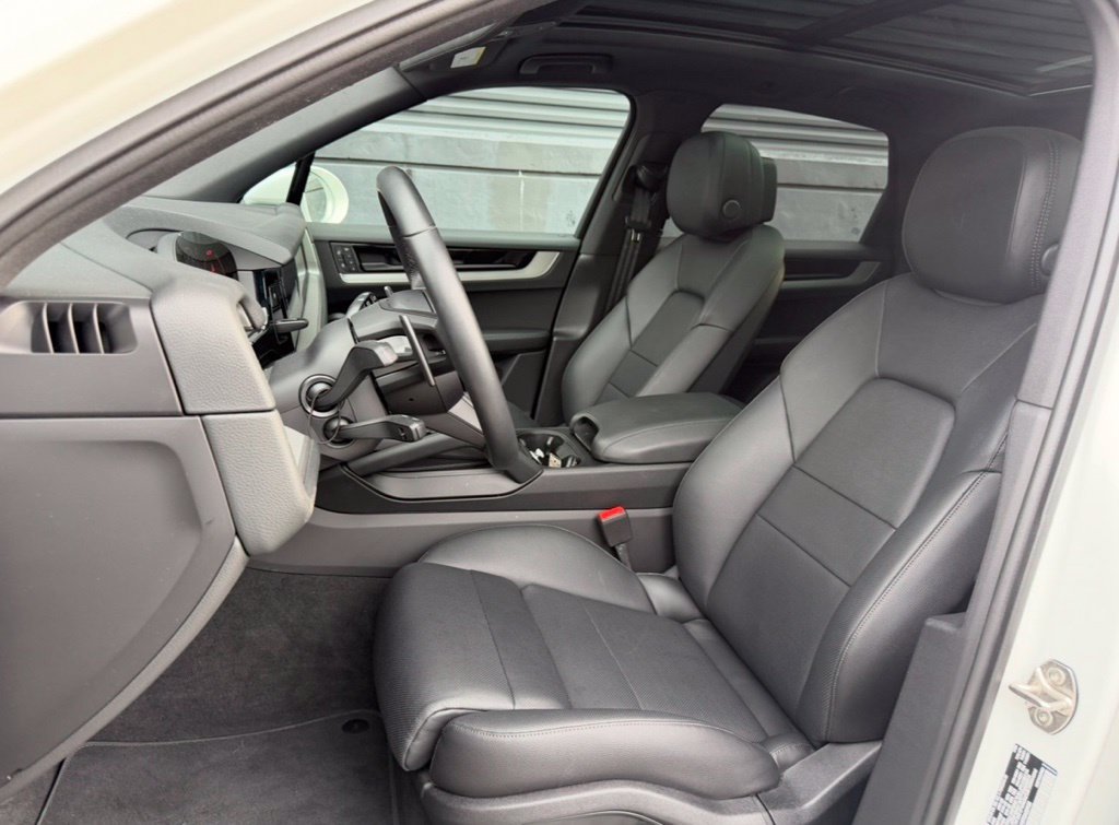 Certified 2026 Porsche Cayenne AWD/4WD image 16