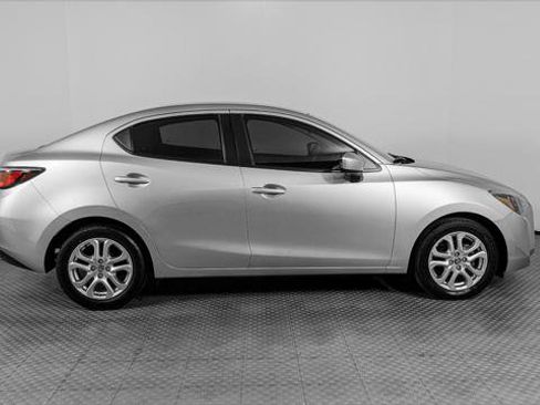 Used 2018 Toyota Yaris iA FWD image 9
