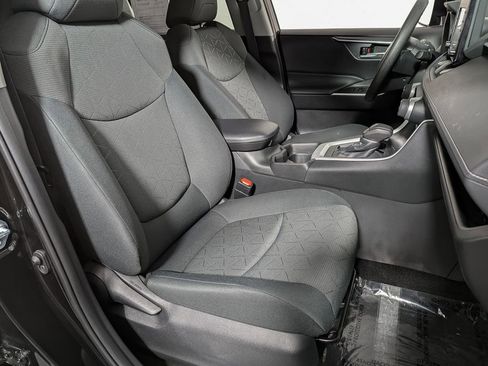 Used 2021 Toyota RAV4 XLE image 20