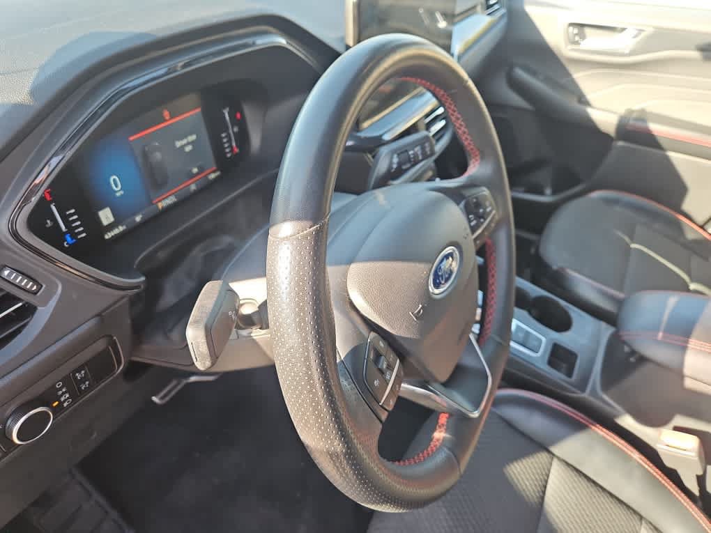 Used 2023 Ford Escape ST-Line w/ Tech Pack #1 FWD image 9