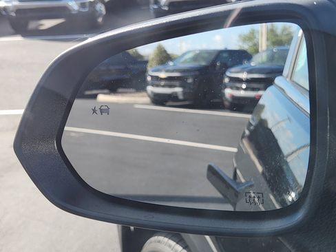 New 2026 Chevrolet Equinox EV LT image 11