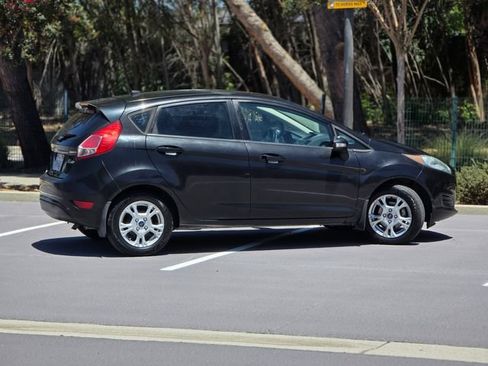 Used 2014 Ford Fiesta SE w/ Exterior Protection Package FWD image 6