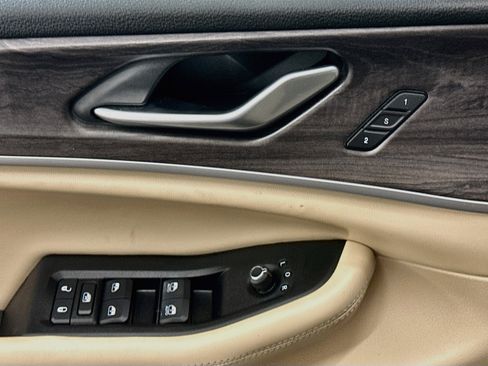 Used 2023 Jeep Grand Cherokee Limited AWD/4WD image 15