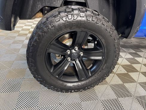 Used 2018 RAM 1500 Sport w/ Hydro Blue Sport Package image 30