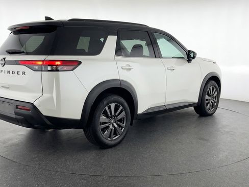 Used 2025 Nissan Pathfinder SV AWD/4WD image 9