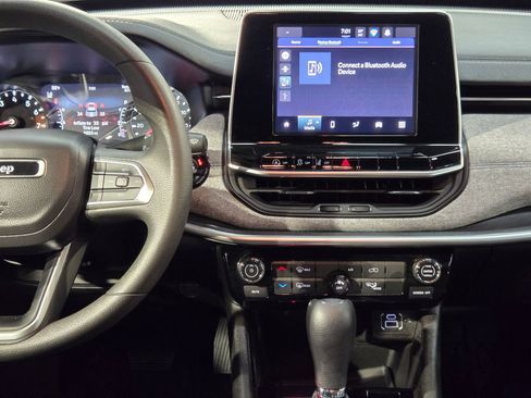 Used 2025 Jeep Compass Sport image 16