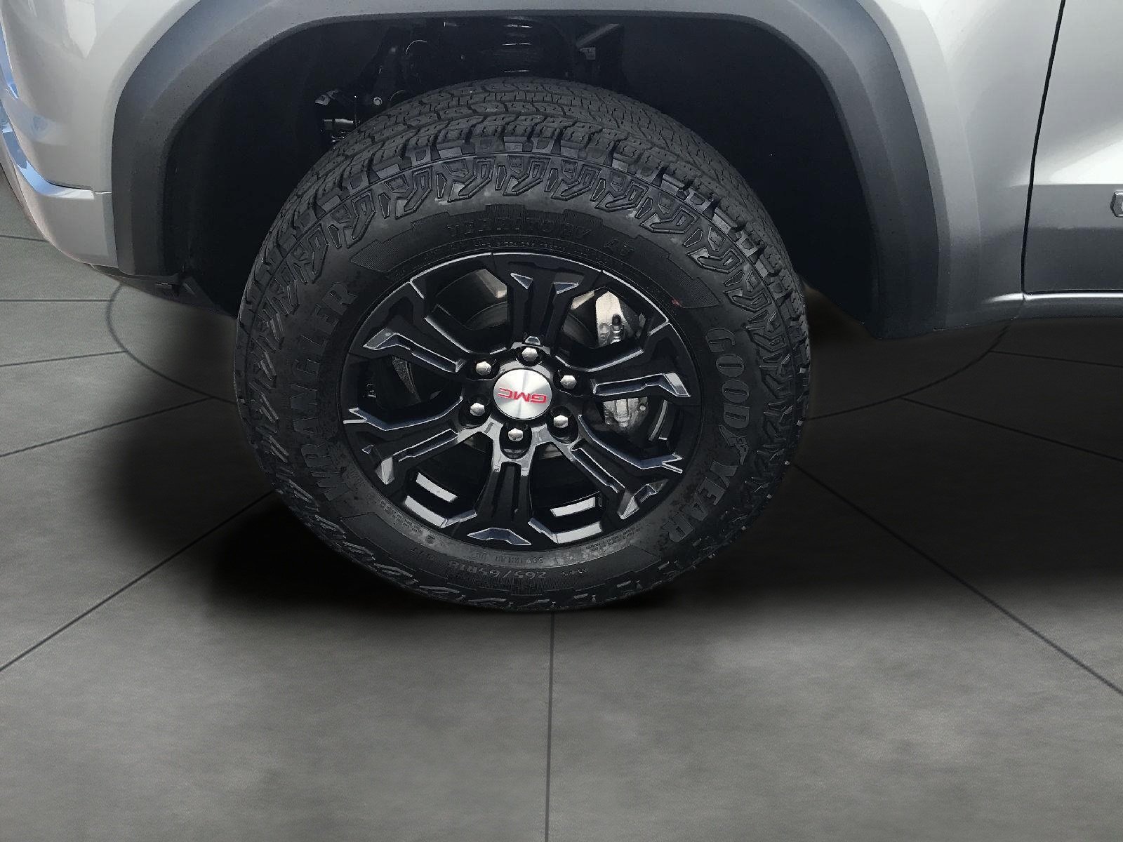 Used 2023 GMC Canyon Elevation w/ Convenience Package AWD/4WD image 3