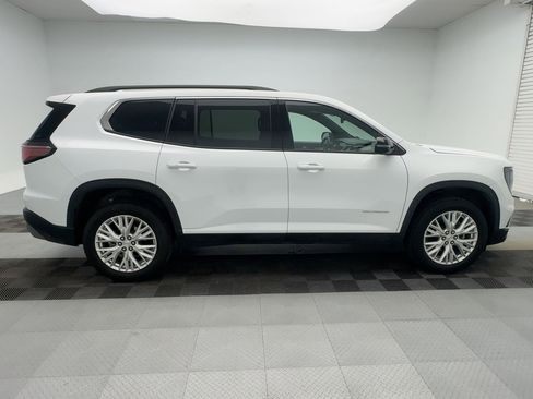 Used 2025 GMC Acadia Elevation w/ Elevation Premium Package image 8