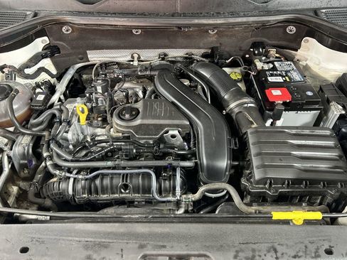 Used 2022 Volkswagen Taos SEL image 11