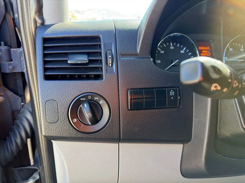 Used 2015 Mercedes-Benz Sprinter 2500 image 27