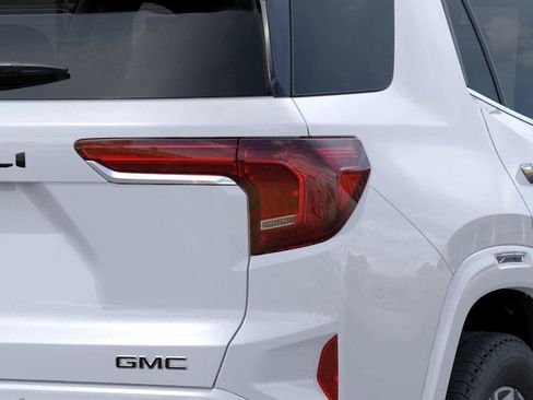 New 2026 GMC Terrain Denali w/ LPO, Black Badging Package image 11