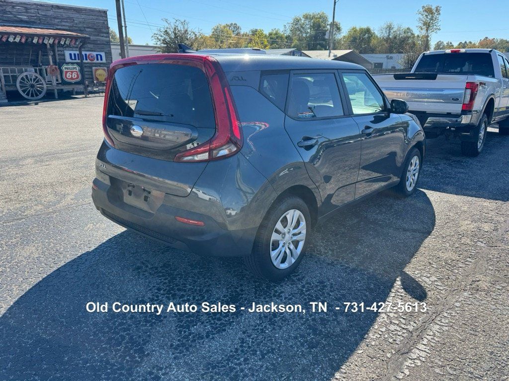 Used 2021 Kia Soul LX FWD image 2