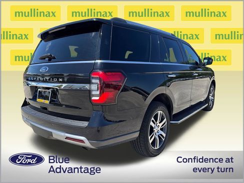 Used 2023 Ford Expedition Limited RWD image 4