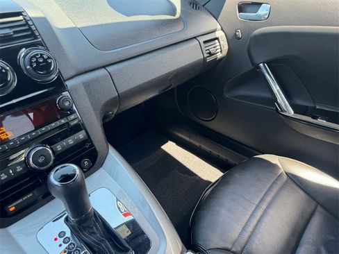 Used 2008 Saturn Sky w/ Weekend Getaway Package image 15