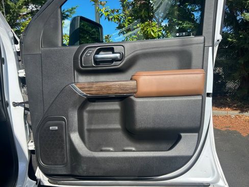 Used 2020 Chevrolet Silverado 3500 High Country w/ Z71 Off-Road Package image 25