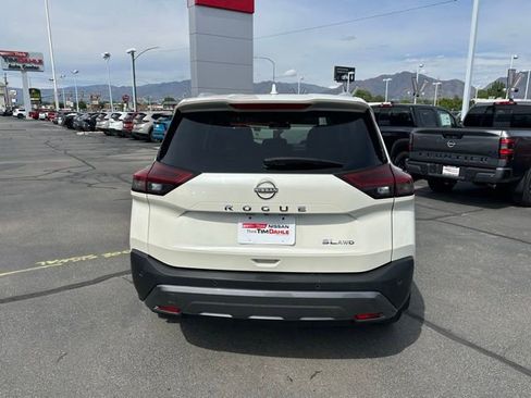 Used 2023 Nissan Rogue SL AWD/4WD image 10
