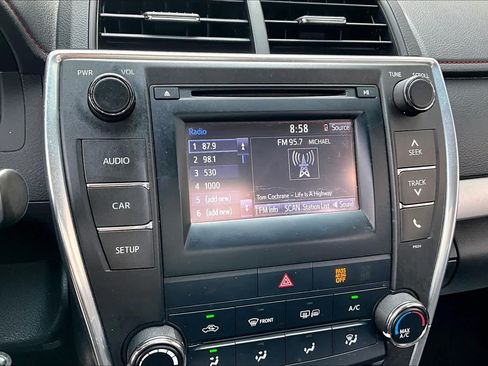 Used 2016 Toyota Camry SE FWD image 27