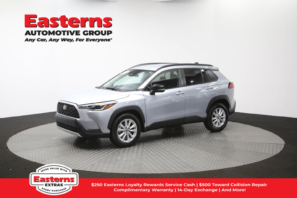 Used 2025 Toyota Corolla Cross LE FWD image 57