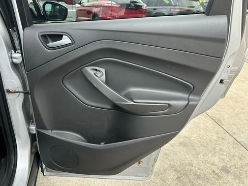 Used 2018 Ford Escape SE image 16