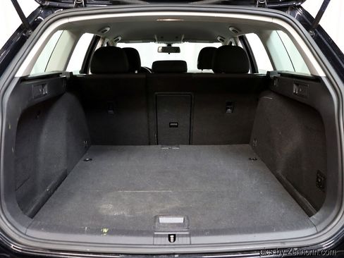 Used 2019 Volkswagen Golf S image 27