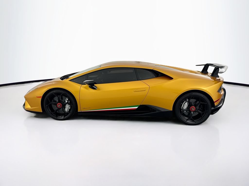 Used 2018 Lamborghini Huracan Performante AWD/4WD image 8