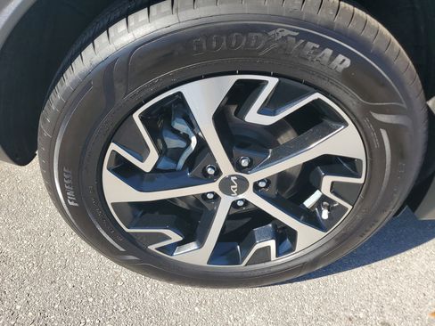 Used 2023 Kia Sportage EX image 30