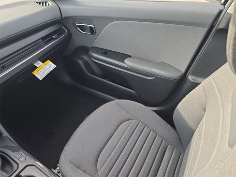 New 2025 Kia K4 EX image 17